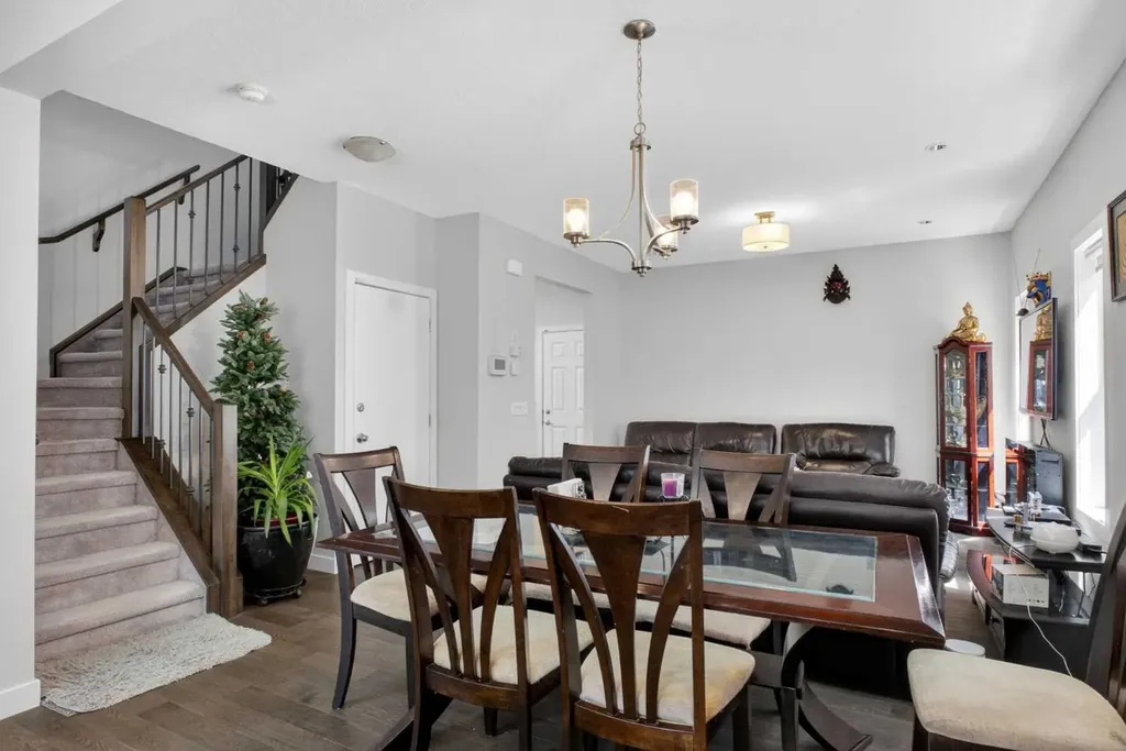 77 Saddlestone Place NE Calgary AB T3J 0Z6