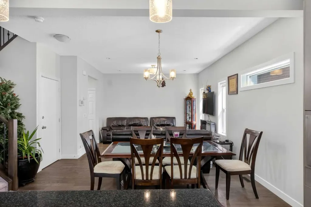 77 Saddlestone Place NE Calgary AB T3J 0Z6