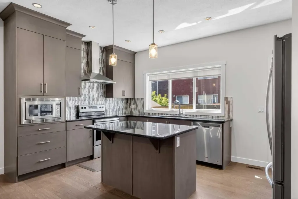 77 Saddlestone Place NE Calgary AB T3J 0Z6