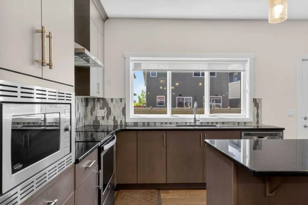77 Saddlestone Place NE Calgary AB T3J 0Z6