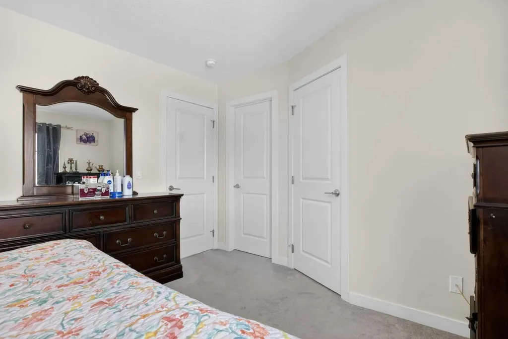 77 Saddlestone Place NE Calgary AB T3J 0Z6