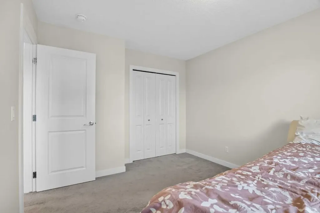 77 Saddlestone Place NE Calgary AB T3J 0Z6
