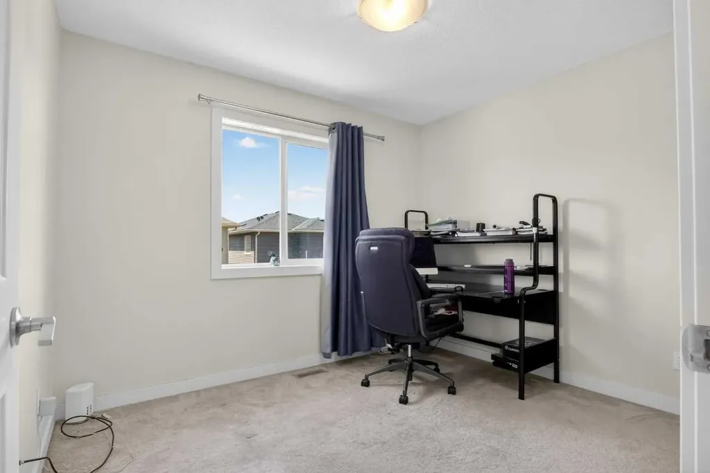 77 Saddlestone Place NE Calgary AB T3J 0Z6