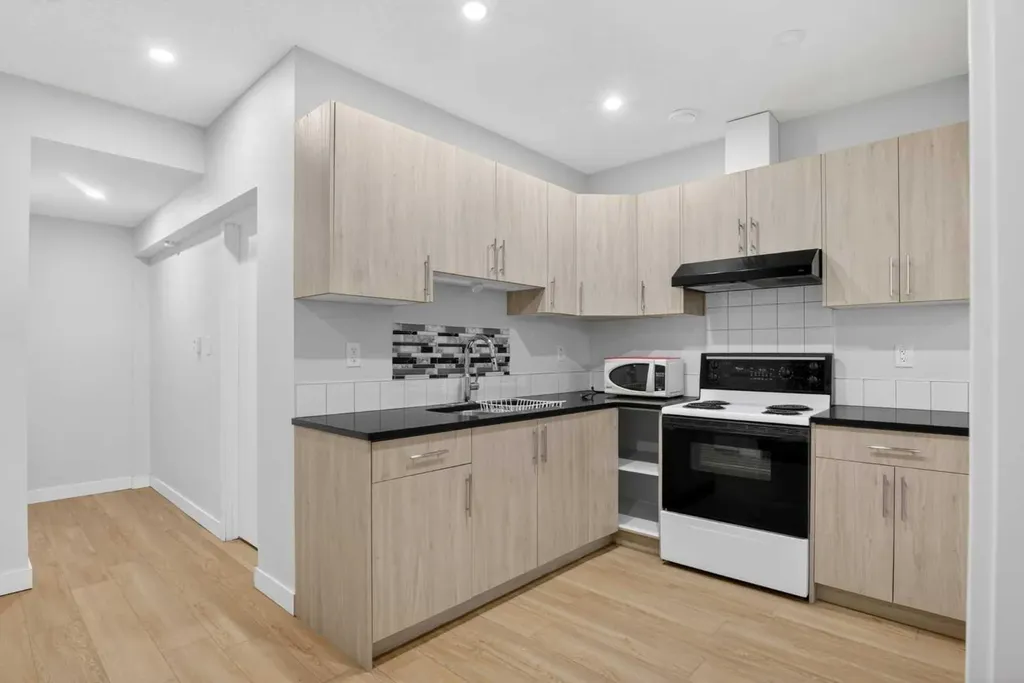 77 Saddlestone Place NE Calgary AB T3J 0Z6