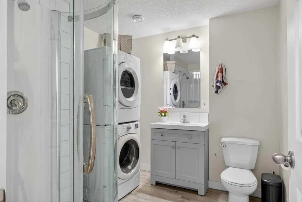 77 Saddlestone Place NE Calgary AB T3J 0Z6