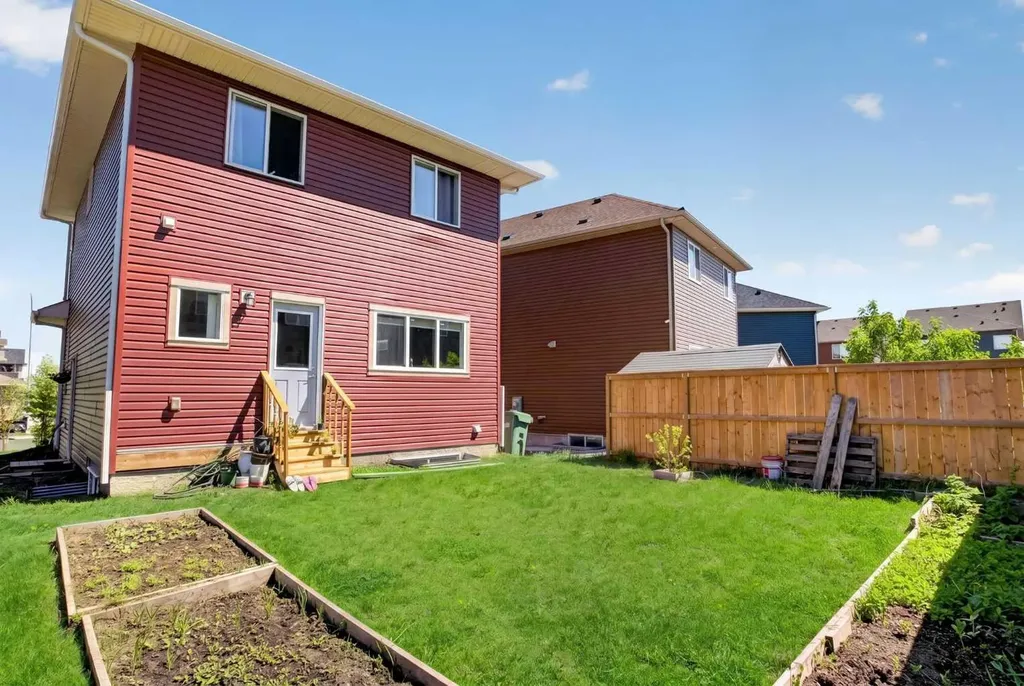 77 Saddlestone Place NE Calgary AB T3J 0Z6