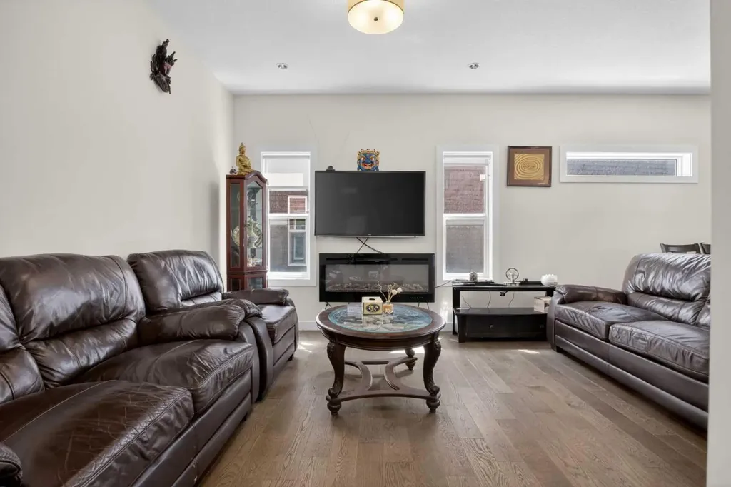 77 Saddlestone Place NE Calgary AB T3J 0Z6