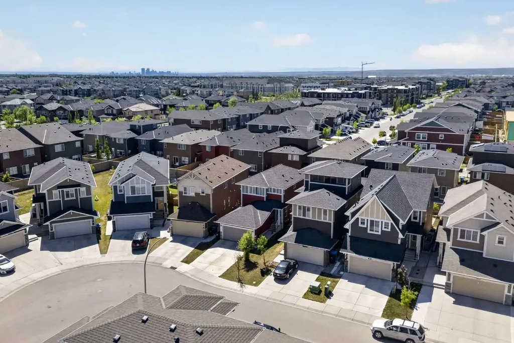 77 Saddlestone Place NE Calgary AB T3J 0Z6