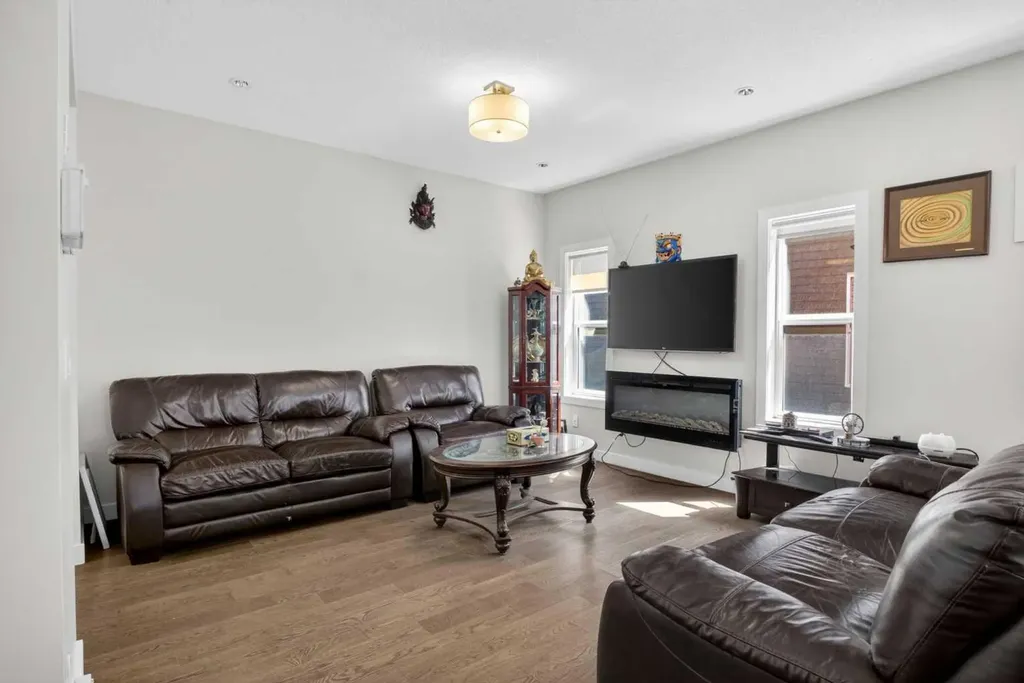 77 Saddlestone Place NE Calgary AB T3J 0Z6