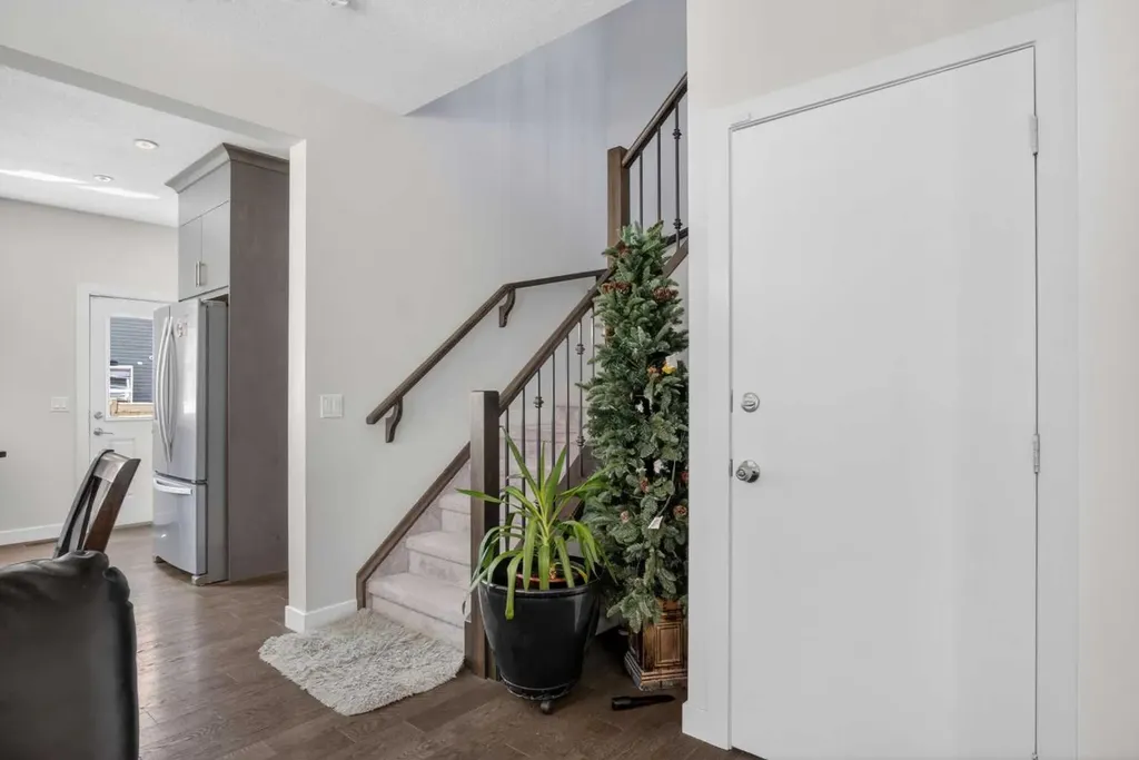 77 Saddlestone Place NE Calgary AB T3J 0Z6