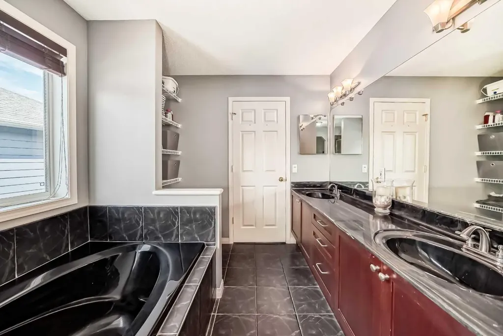 188 Chapala Drive SE Calgary AB t2x3t6