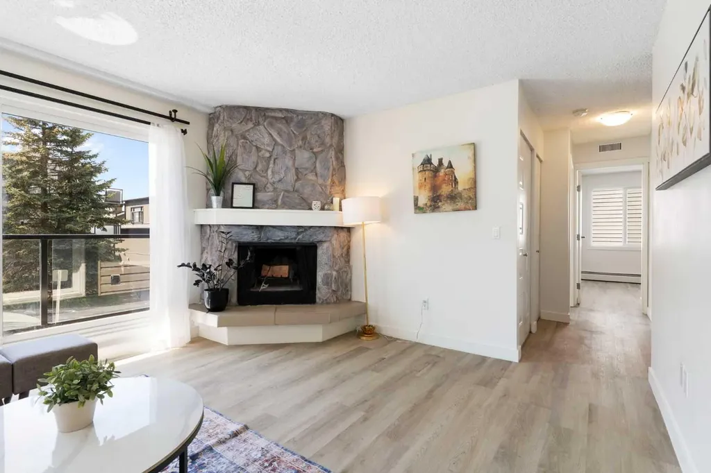 2414 14a Street SW Calgary AB T2T 5X3