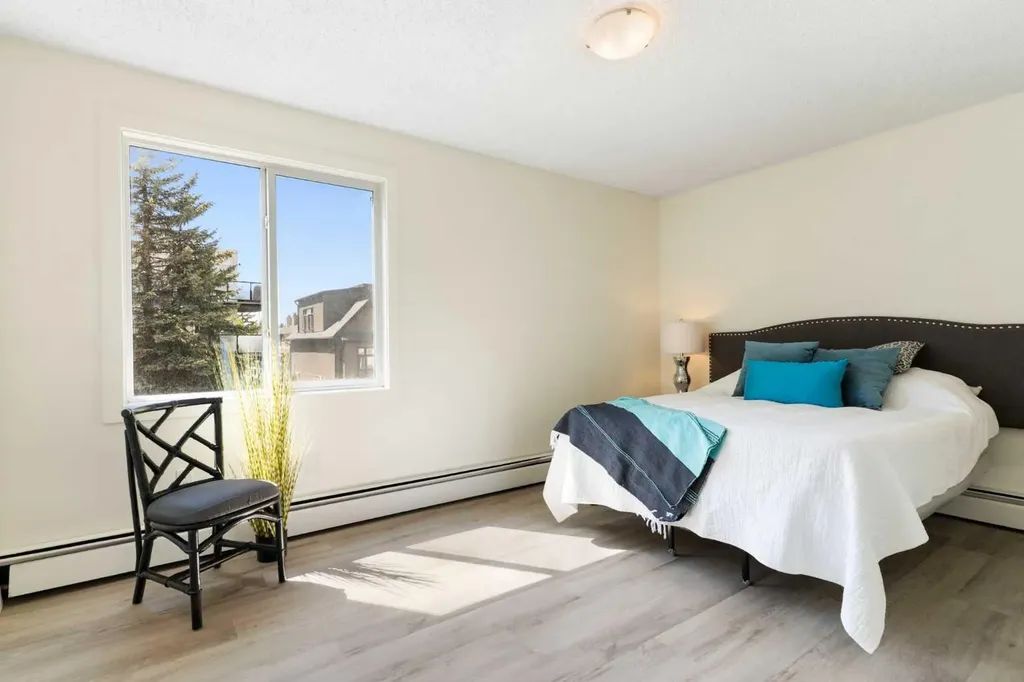 2414 14a Street SW Calgary AB T2T 5X3