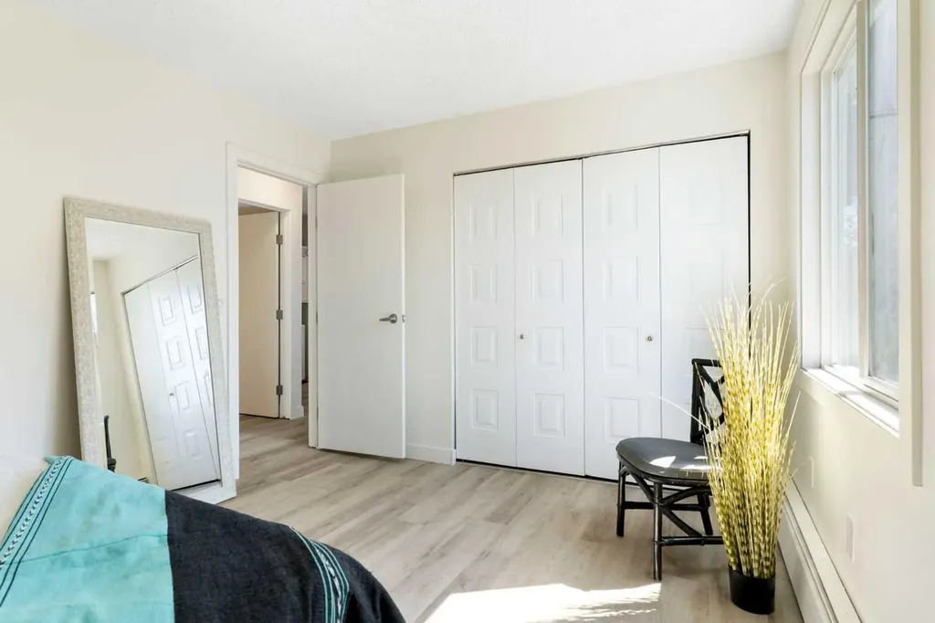 2414 14a Street SW Calgary AB T2T 5X3