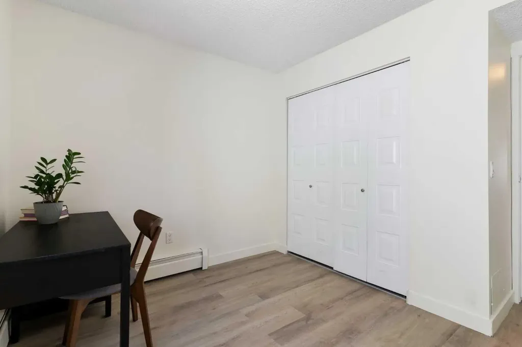 2414 14a Street SW Calgary AB T2T 5X3