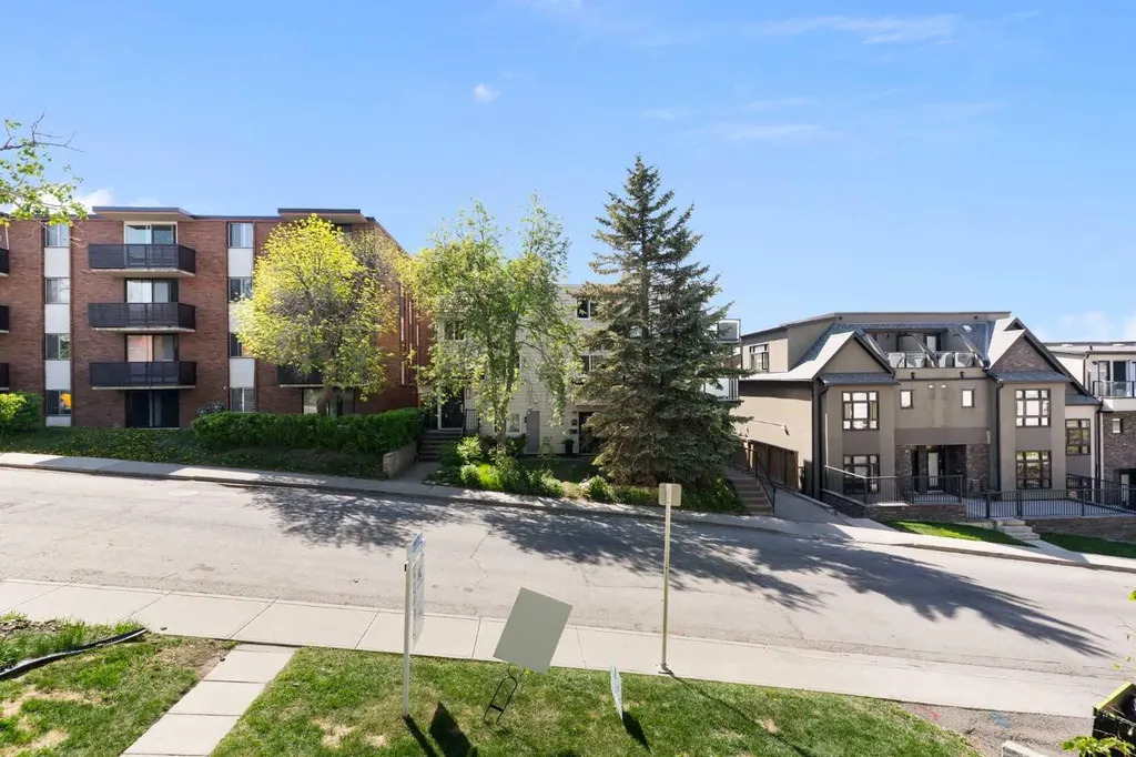 2414 14a Street SW Calgary AB T2T 5X3