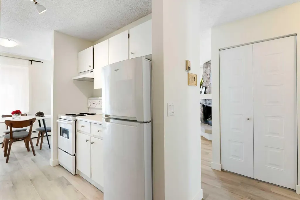 2414 14a Street SW Calgary AB T2T 5X3
