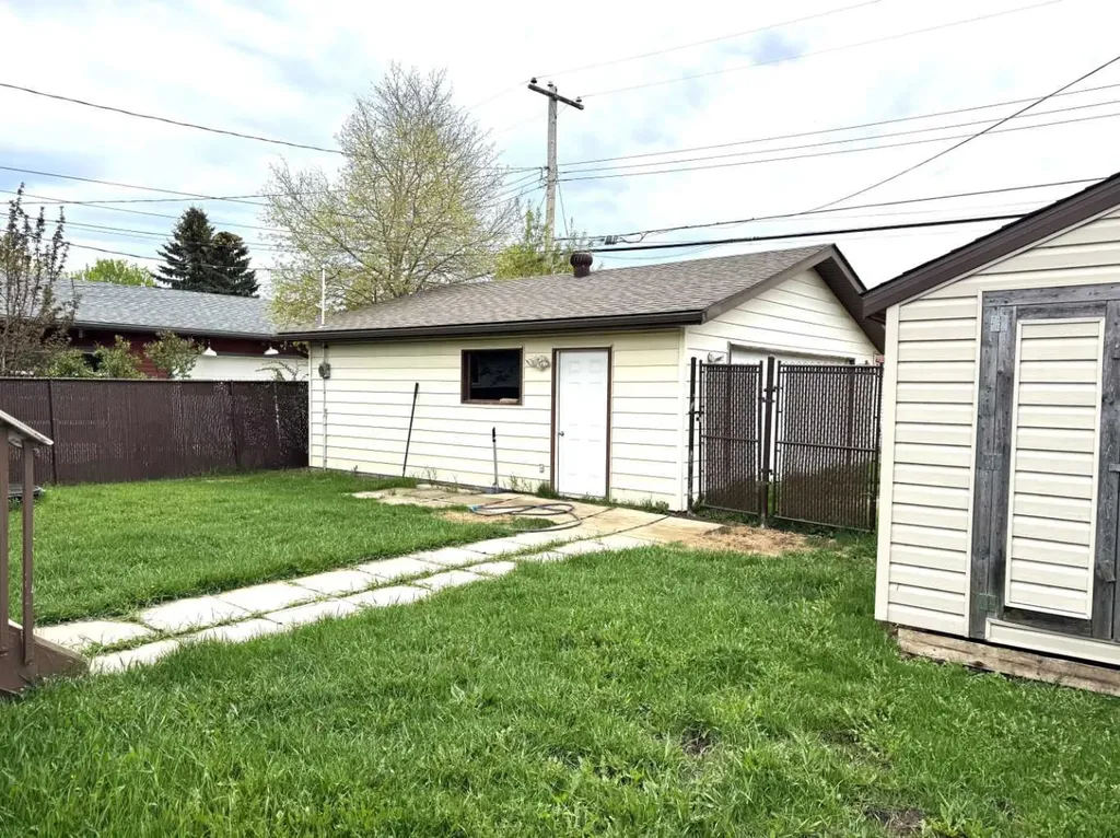 333 3 Avenue NW Slave Lake AB T0G2A1