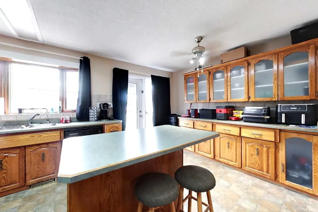 333 3 Avenue NW Slave Lake AB T0G2A1