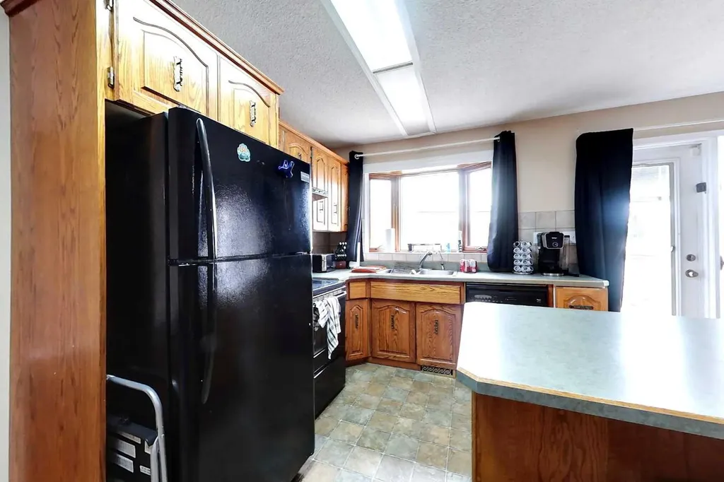 333 3 Avenue NW Slave Lake AB T0G2A1