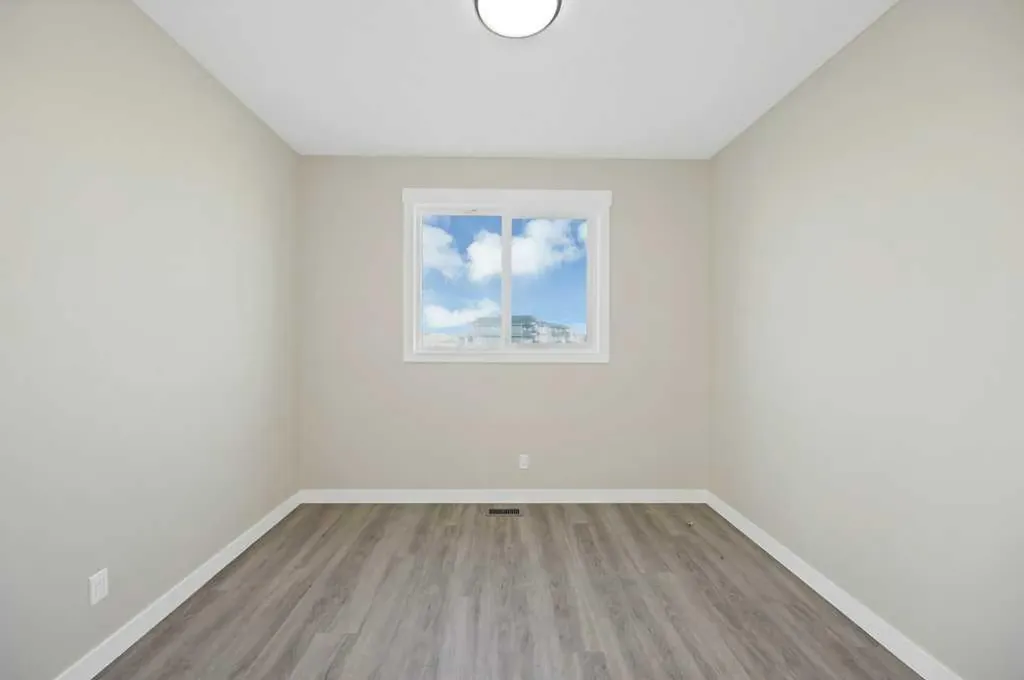 846 Chelsea Village S Chestermere AB T1X 2V5