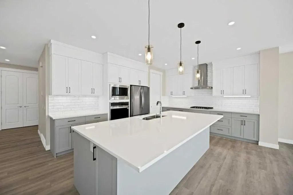 846 Chelsea Village S Chestermere AB T1X 2V5