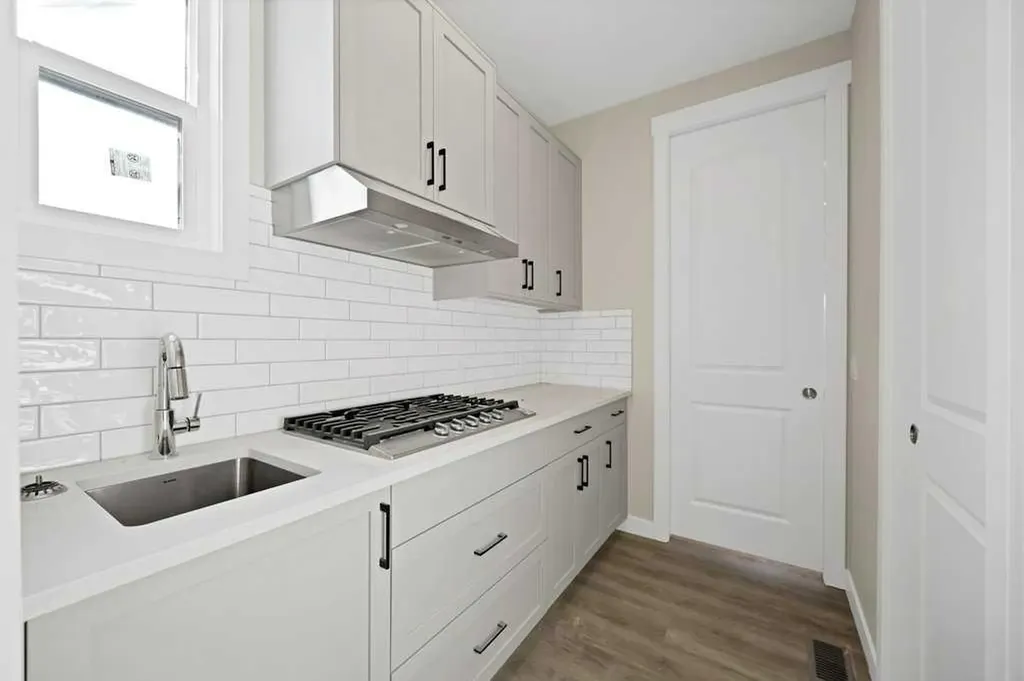 846 Chelsea Village S Chestermere AB T1X 2V5