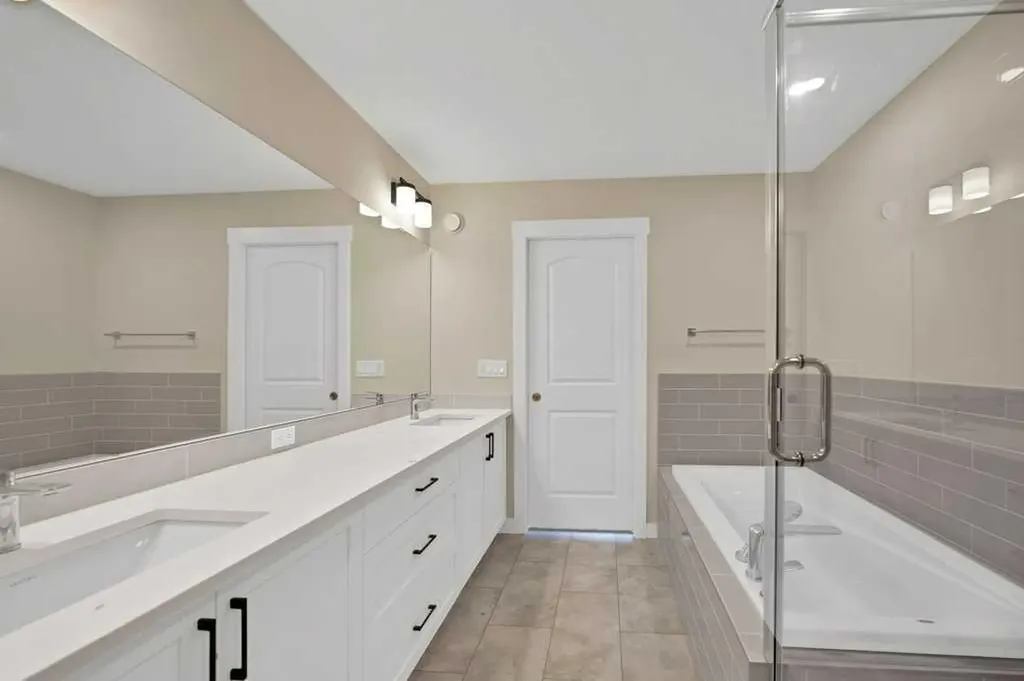 846 Chelsea Village S Chestermere AB T1X 2V5