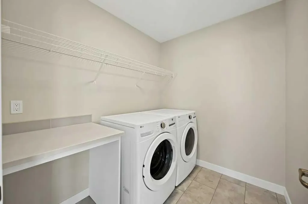 846 Chelsea Village S Chestermere AB T1X 2V5