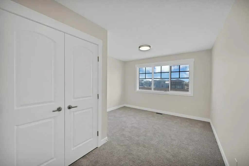 846 Chelsea Village S Chestermere AB T1X 2V5