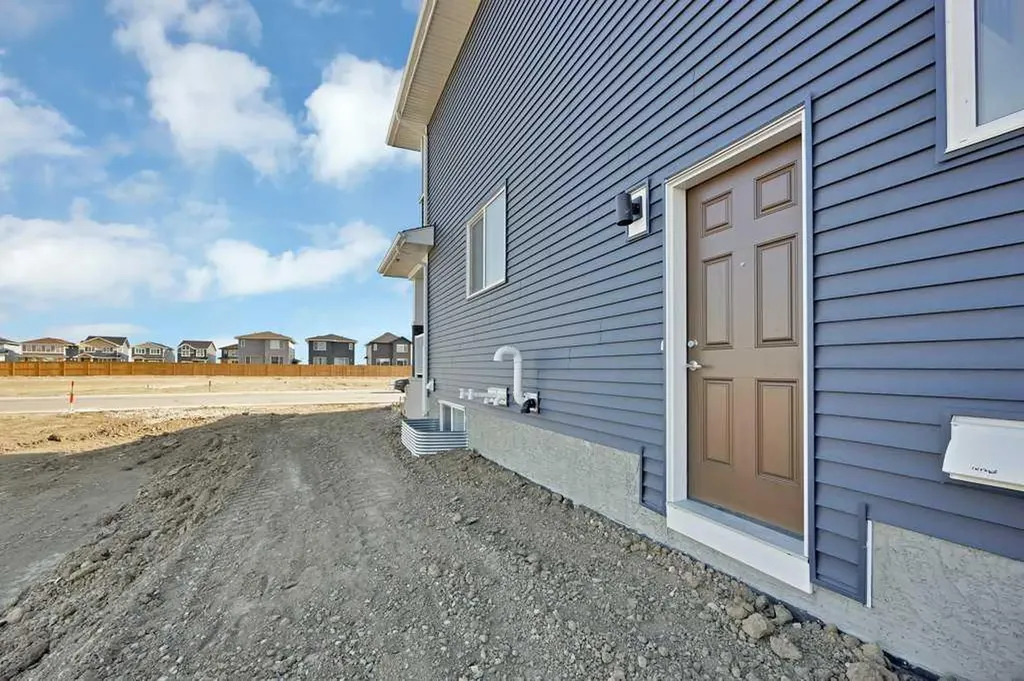 846 Chelsea Village S Chestermere AB T1X 2V5