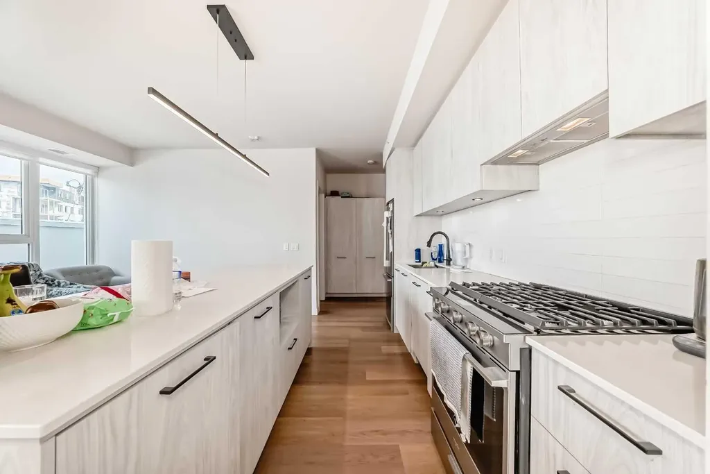 1107 Gladstone Road NW Calgary AB T2N 3T1