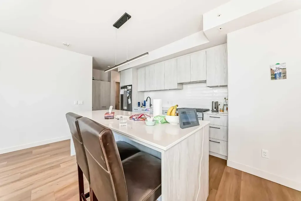 1107 Gladstone Road NW Calgary AB T2N 3T1