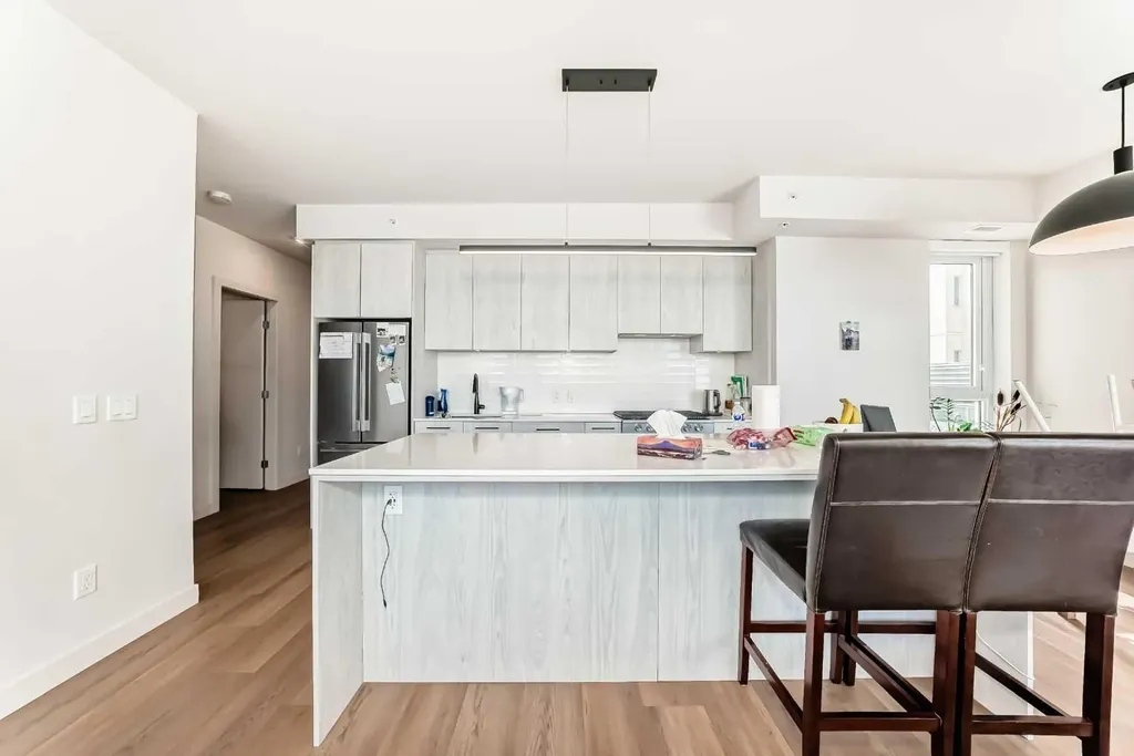 1107 Gladstone Road NW Calgary AB T2N 3T1