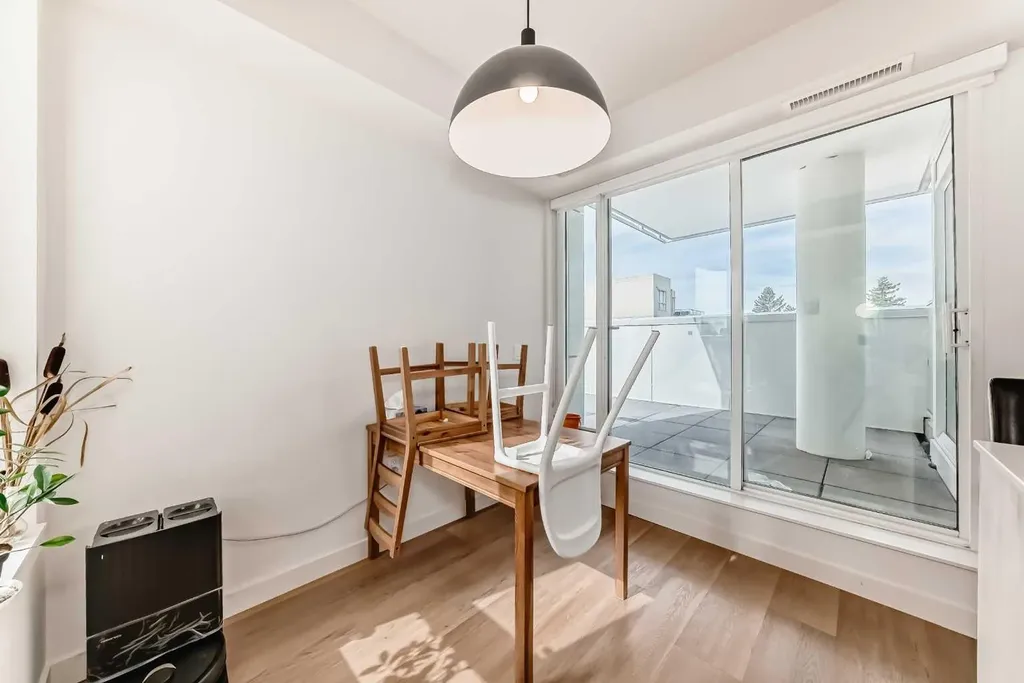 1107 Gladstone Road NW Calgary AB T2N 3T1