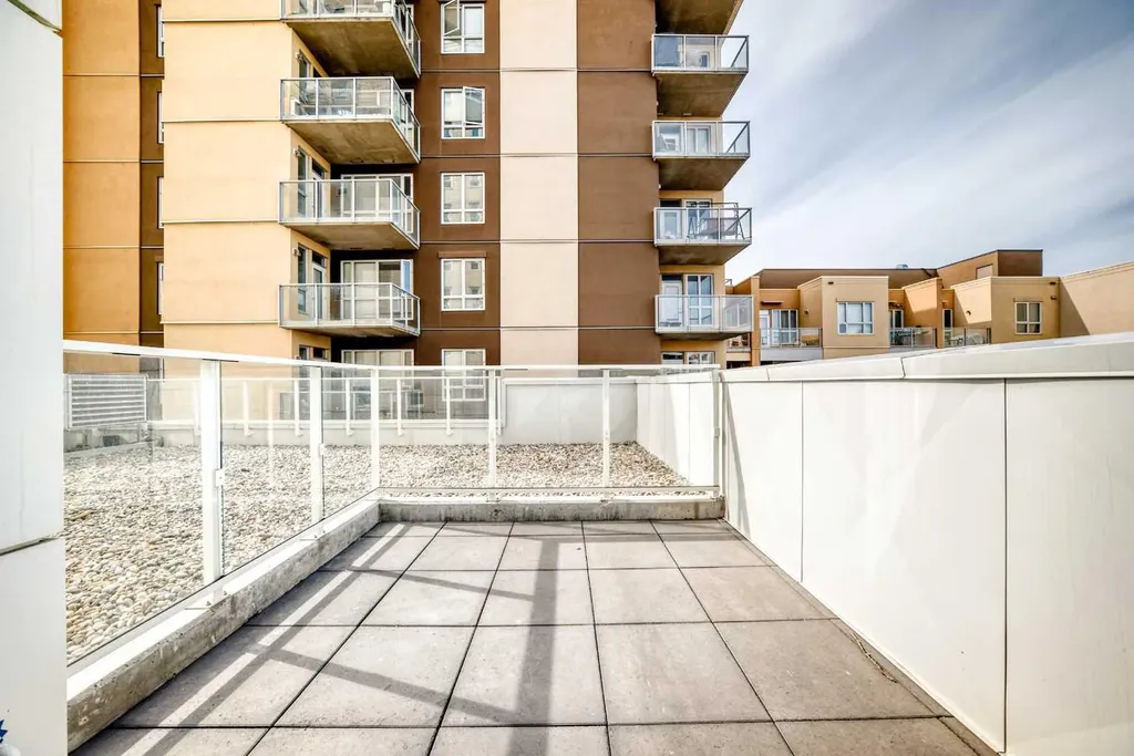 1107 Gladstone Road NW Calgary AB T2N 3T1