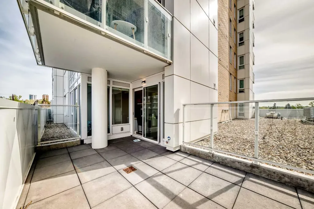 1107 Gladstone Road NW Calgary AB T2N 3T1