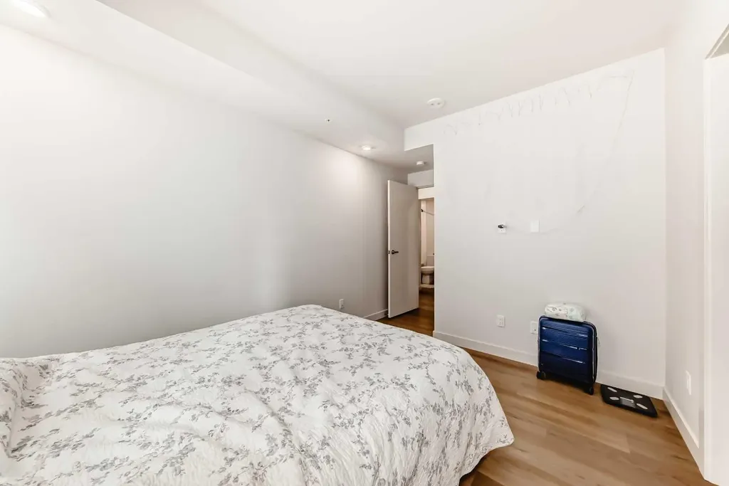 1107 Gladstone Road NW Calgary AB T2N 3T1