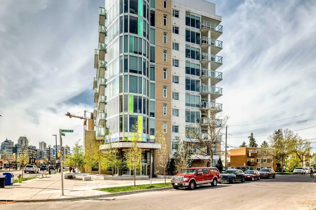 1107 Gladstone Road NW Calgary AB T2N 3T1