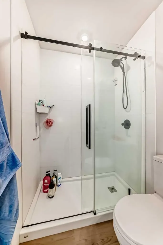 1107 Gladstone Road NW Calgary AB T2N 3T1