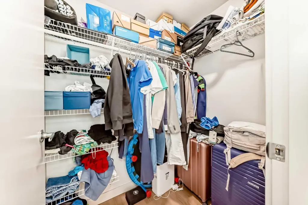 1107 Gladstone Road NW Calgary AB T2N 3T1