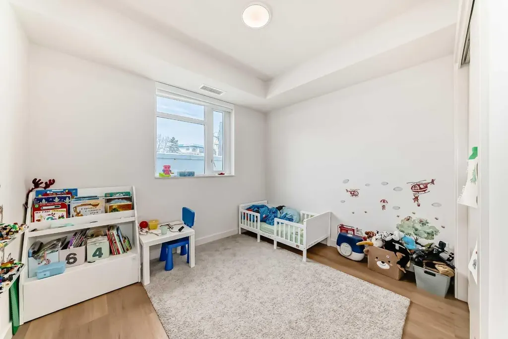 1107 Gladstone Road NW Calgary AB T2N 3T1