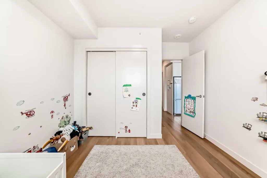 1107 Gladstone Road NW Calgary AB T2N 3T1