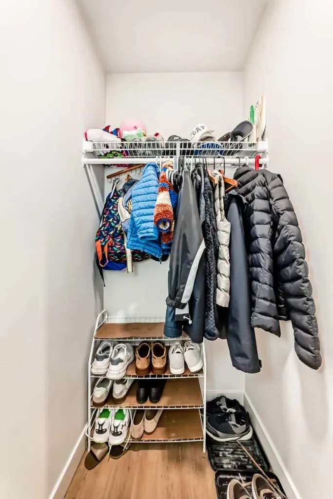 1107 Gladstone Road NW Calgary AB T2N 3T1