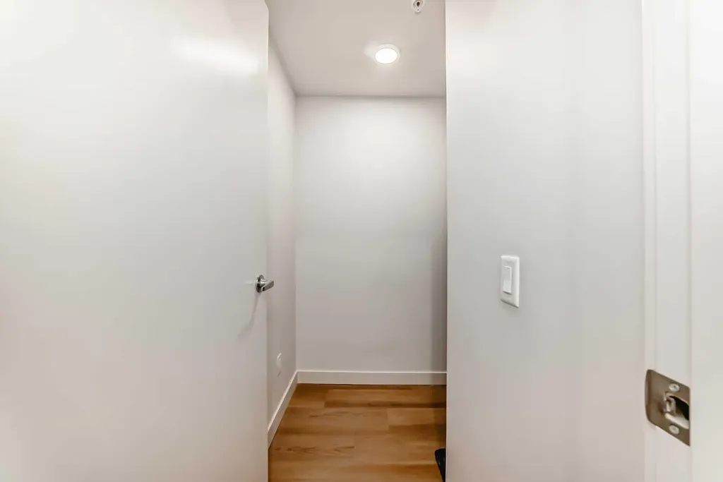1107 Gladstone Road NW Calgary AB T2N 3T1