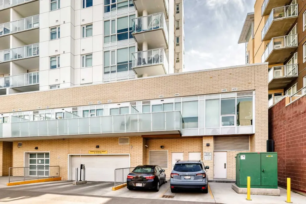 1107 Gladstone Road NW Calgary AB T2N 3T1