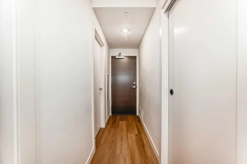1107 Gladstone Road NW Calgary AB T2N 3T1