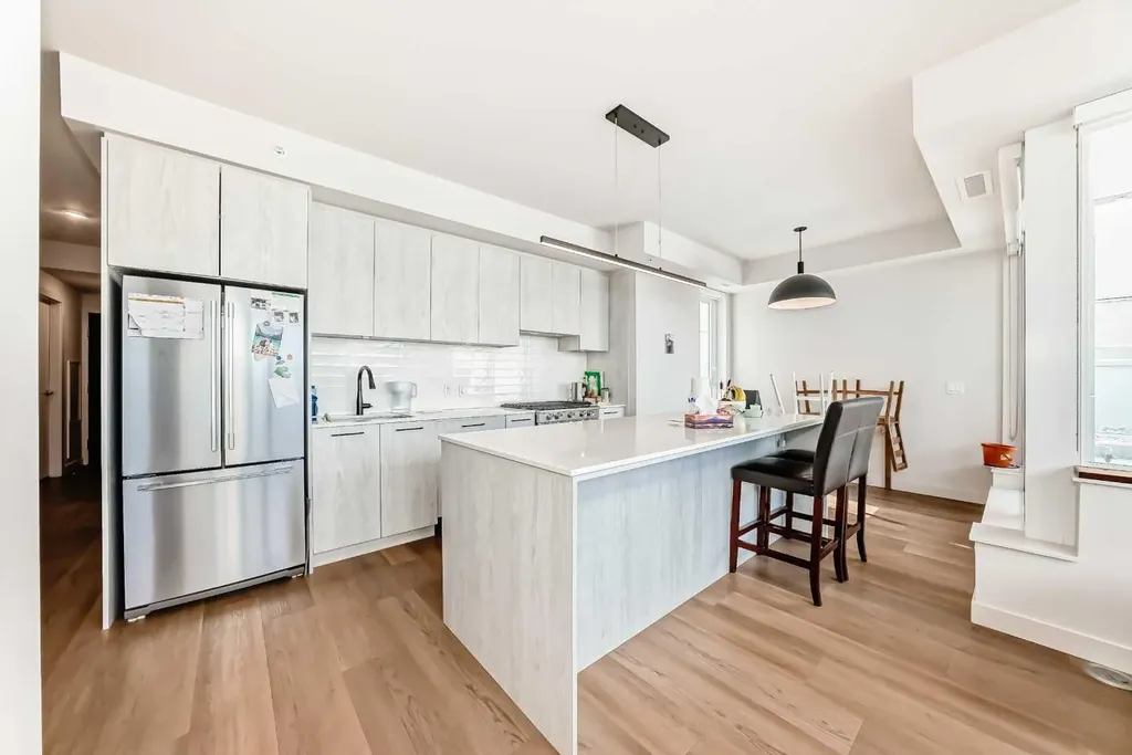 1107 Gladstone Road NW Calgary AB T2N 3T1