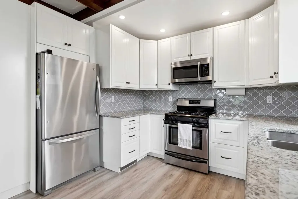 1017 38 Avenue SW Calgary AB T2T 2J3
