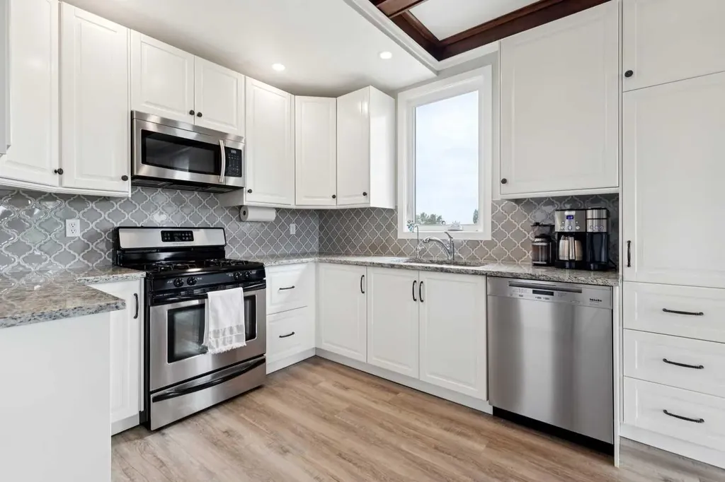 1017 38 Avenue SW Calgary AB T2T 2J3